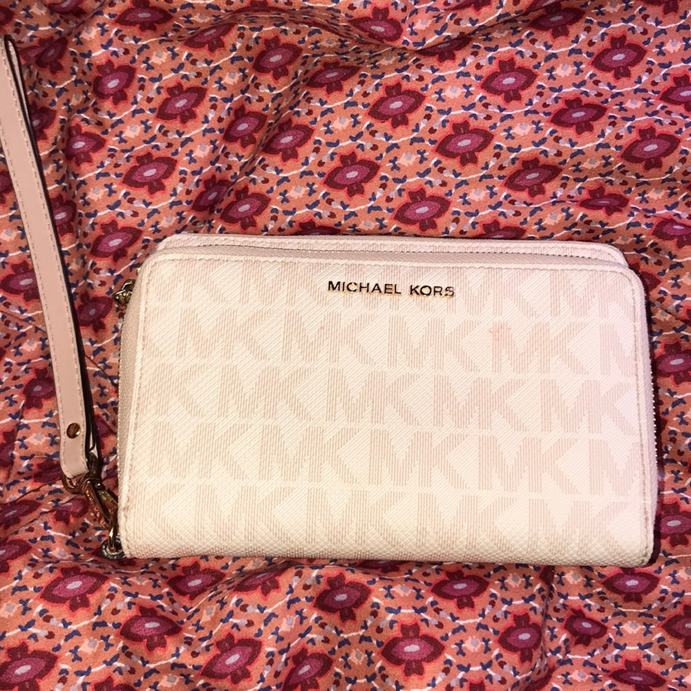 Michael kors wallet